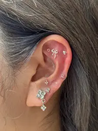 ミニモ限定価格⚜️耳つぼジュエリー15粒まで👂🏻