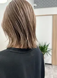 🌈当日予約可🌈　ケアブリーチ🍀ハイライトカラー+4Stepトリートメント☘️