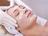 特別な日に。驚きのもっちり超美肌🩷小顔リンパ＋毛穴ケア＋ヒト幹細胞培養液導入＋首肩腕＋ヘッドスパ