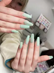 【チップ長さだし/初回オフ無料】ワンカラー　+パーツ2個 ◎ オフ無し