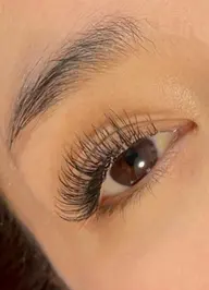 フラットラッシュつけ放題 LED✨まつ育して理想のまつ毛へ❤️180〜∞付けれるだけつけます❣️ボリューム重視の方に是非