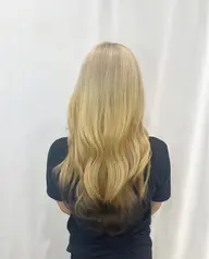 【🐣ミニモ学割🌟】ダブルカラーorブリーチ1回+艶カラー+KERASTARZEトリートメント+韓国巻き🇰🇷♡