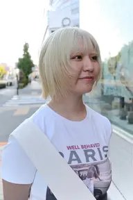 🧒🏼黒髪からでも◎【2ケアブリーチ(ホワイト系カラー)+ 艶トリートメント】