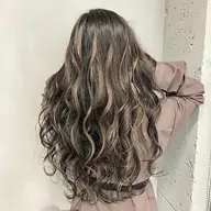 🌟ハイライトカラー🌟【ブリーチ1回＋全体カラー1回】トリートメント