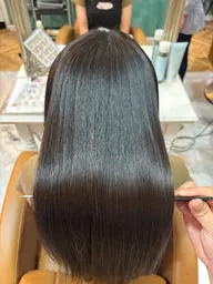 【うねり湿気が気になる方】☔️梅雨や夏を乗り越えて一緒に綺麗になりませんか👀美髪縮毛矯正＋1step Tr  🫧