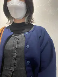 人気のイヤリングカラー👏カット+ポイントブリーチ+全体カラー