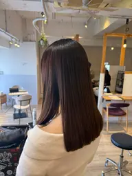 毛先を整えるメンテナンスカット