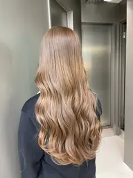 【ミニモ学割】🦋ブリーチ1回＋🦋透明感艶力ラー＋ ダメージケアトリートメント＋艶々コテ巻き🦋ミニモ限定🫧