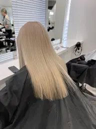 【ダブルカラーでも綺麗を保つ‼️💡】ブリーチありダブルカラー➕髪質改善トリートメント🫧