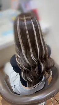 部分シールエクステ12本＋毛先カット＋シャンプー🎀🖤　施術目安時間　120分