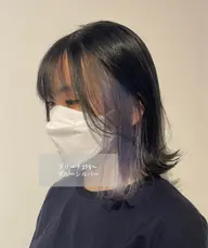 イヤリングカラー（ブリーチ＋オンカラー）＋1000円でケアブリーチに変更可能