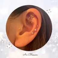 【かわいく不調ケア🌷】耳ツボジュエリー👂🏻💎両耳10粒  癒しの耳リフレ付き🦋