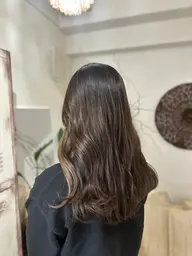 【🦢デザインで差を🎧】カット+インナーブリーチ&カラー+トリートメント