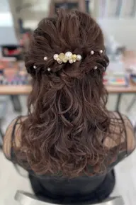 🦋ハーフアップアレンジ🦋　　　　　　　　（ご予約はリクエストからお願い致します🙇‍♀️）