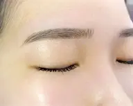眉スタイリング（WAX脱毛+メイク）¥0🤍2週間は眉のお手入れを控えてお越し下さい🧸