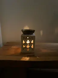 フェイシャルメニュー(毛穴、リフトアップ、美白いずれかのコース)+ボディーリンパマッサージ80分のセットメニューです。