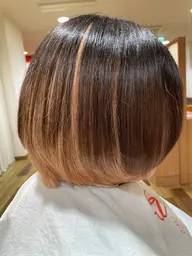 インナーカラー 、イヤリングカラー 、ポイントブリーチ