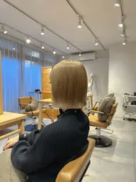 【U24レディース限定🎀】1ブリーチ＋オンカラー＋トリートメント🥣✨