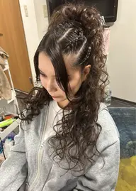 盛り髪ヘア＊編み込み別料金(1本につき300円)(＊11時～それより前1時間毎+500円＊当日予約電話のみ