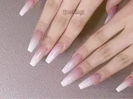 【新規スカルプオフ半額】超人気デザイン✨💖チップ長さ出しベビーブーマー🤍乳白グラデーション（ベース込み）