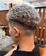 ✨【ケアブリーチ】✨➕🔥【透明感カラー】🔥僕にお任せください！！