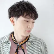 【メンズ限定、トップに動きとボリュームを】シャンプー+カット＋トップパーマ