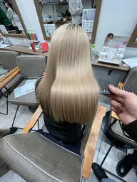 ★ ダメージ最小限【エフェクトブリーチ＋カラー】