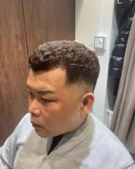 カット+パンチパーマ(ニグロパーマ)※10月からパーマ液が高騰していますので薬代として¥2200いただきます。