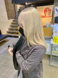 ケアブリーチトリプルカラー ¥25000