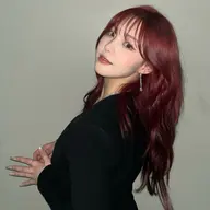 【🕊️mikuおすすめメニュー🕊️】韓国トレンド🇰🇷ツヤ感◎  暖色赤髪ヘアスタイル🌹🍒トリートメント付き