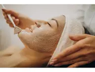 【美容鍼のハーブピーリング🪸】頭蓋骨小顔骨格矯正+スピキュールハーブピーリング🌿