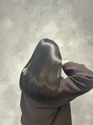 【自然な美髪】カット＋うる艶縮毛矯正✨💛クアトリートメント