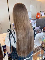 憧れの艶ハイトーン🌟上品なカラー作ります✨【ブリーチカラー+トリートメント】最高に可愛いハイトーンカラーに