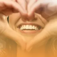 【U24ミニモ学割】1日3組限定！写真映りが変わる✨スペシャルホワイトニングライト（6分×3回照射）