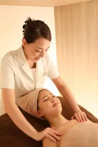 マシュマロバスト👙マッサージ＆光照射＆EMSで劇的バストケア💖筋膜リリース肩甲骨ストレッチで背中美人✨