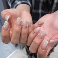 🧁🤍じゅわグラ✩⡱自爪が綺麗に見えるグラデーション🎀