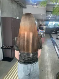 🍀デザインカラー/ルーツカラー/裾カラー🍀(ブリーチ込み/シャンプーブロー代込み)