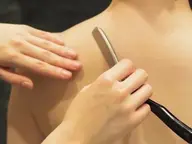 💆🏻‍♀️💖フルシェービング💆🏻‍♀️💖（お顔・眉毛・襟足・お背中1/3）