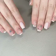 「モデル練習」持ち込みデザイン/パーツ付け放題「ジェルオフ無料」