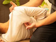 【後ろから見た立ち姿勢が気になる方】🎀超絶技立体頭蓋骨小顔矯正＋猫背矯正＋骨盤矯正