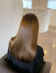 ✨SNS話題メニュー✨どんな髪質でも極サラになる、美髪矯正or地毛風ストレート+髪質改善トリートメント