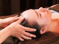 【ヘッドケア】ドライヘッドスパ+上半身アロマトリートメント 計80分