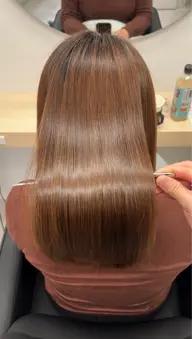 【ブリーチ毛でもかけられます❣️】プレミアム美髪矯正＋艶髪髪質改善トリートメント🌟＋メンテナンスカット