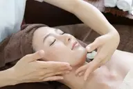 【1番人気‼️✨】80分の贅沢アロマフェイシャルケア　デコルテ・頭ほぐし　初回12,500円！