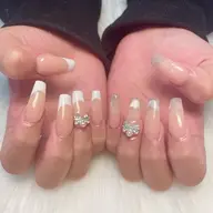 🧚🏻‍♀️シンプルデザインロングコース🧚🏻‍♀️10本長さだし♡シンプルデザイン♡パーツ2本♡ジェルオフ無料