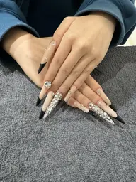 チップ長さだし パーツつけ放題 「好き」を全部詰め込む、主役級ネイル💖