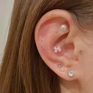 【SNSで大バズり中🤳】耳つぼジュエリー👂✨️【片耳5個 計10個】