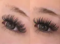 ⚜️ご新規様限定⚜️ボリュームラッシュ付け放🩷オイルOK長持ちグルー使用💎20mm有、ワンホン可✨️✨️