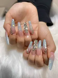 ミニモ限定💅スカルプ持ち込みデザイン¥1000までパーツ込み⭐️他店オフ無料(チップ、パーツ付き¥1000)Mサイズ
