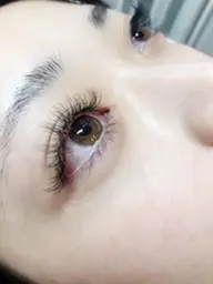 ナチュラル派💛3Dボリュームラッシュ60束（180本）3850円(リピーター様は6600円)目元パックプレゼント🎁